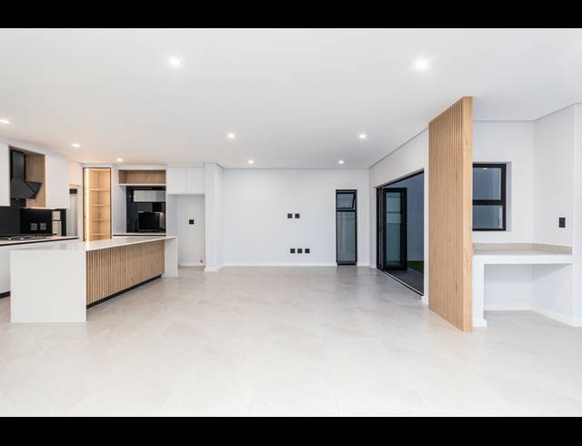 4 BEDROOM FREEHOLD FOR SALE IN SANDOWN